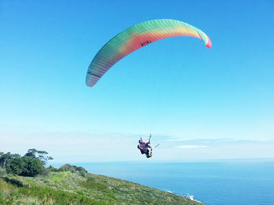 Tandem paragliding flight from Signal Hill, Cape Town Tandem paragliding flight from Signal Hill, Cape Town